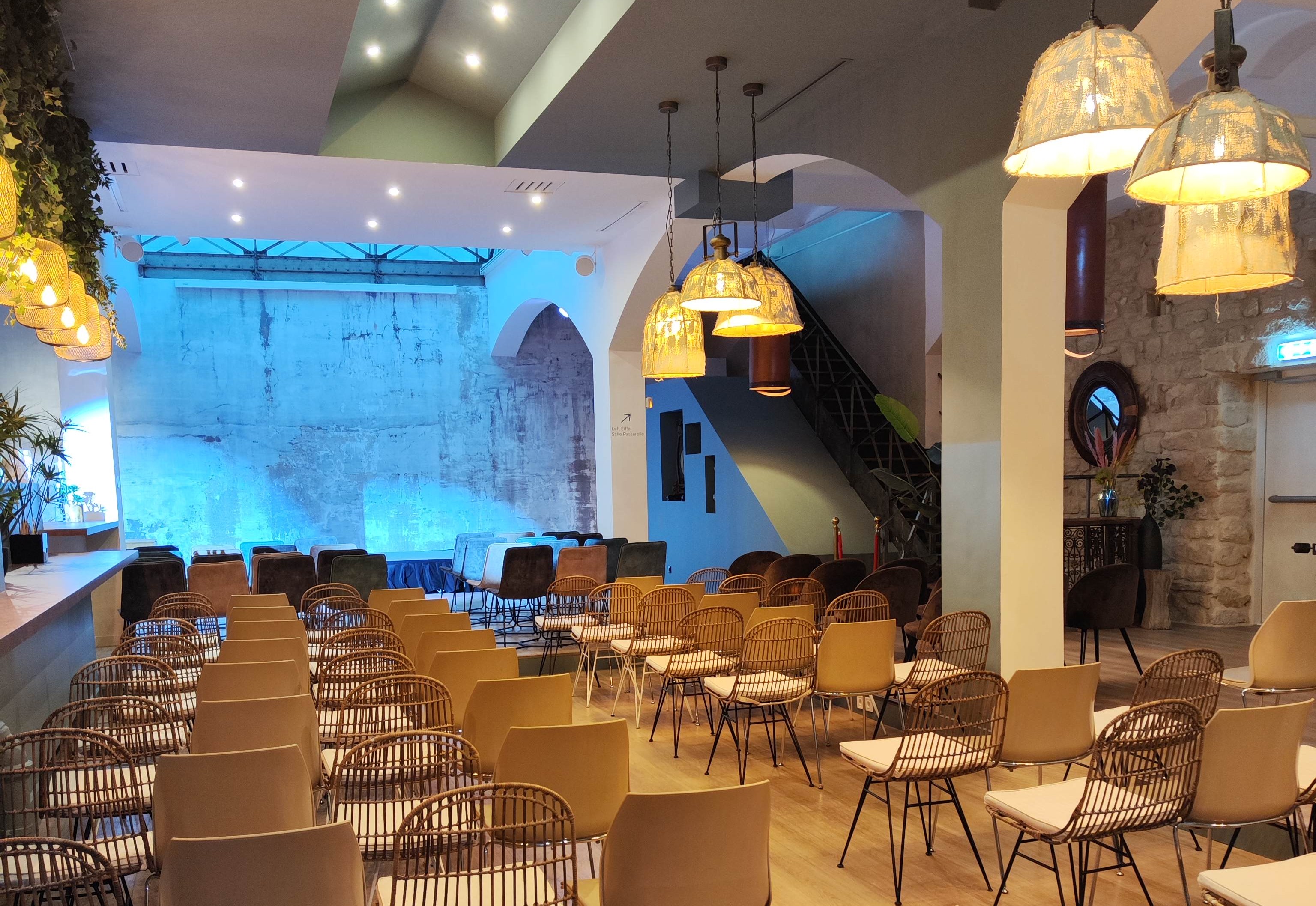 Corporate study day session in a modern Parisian venue with team building art workshop